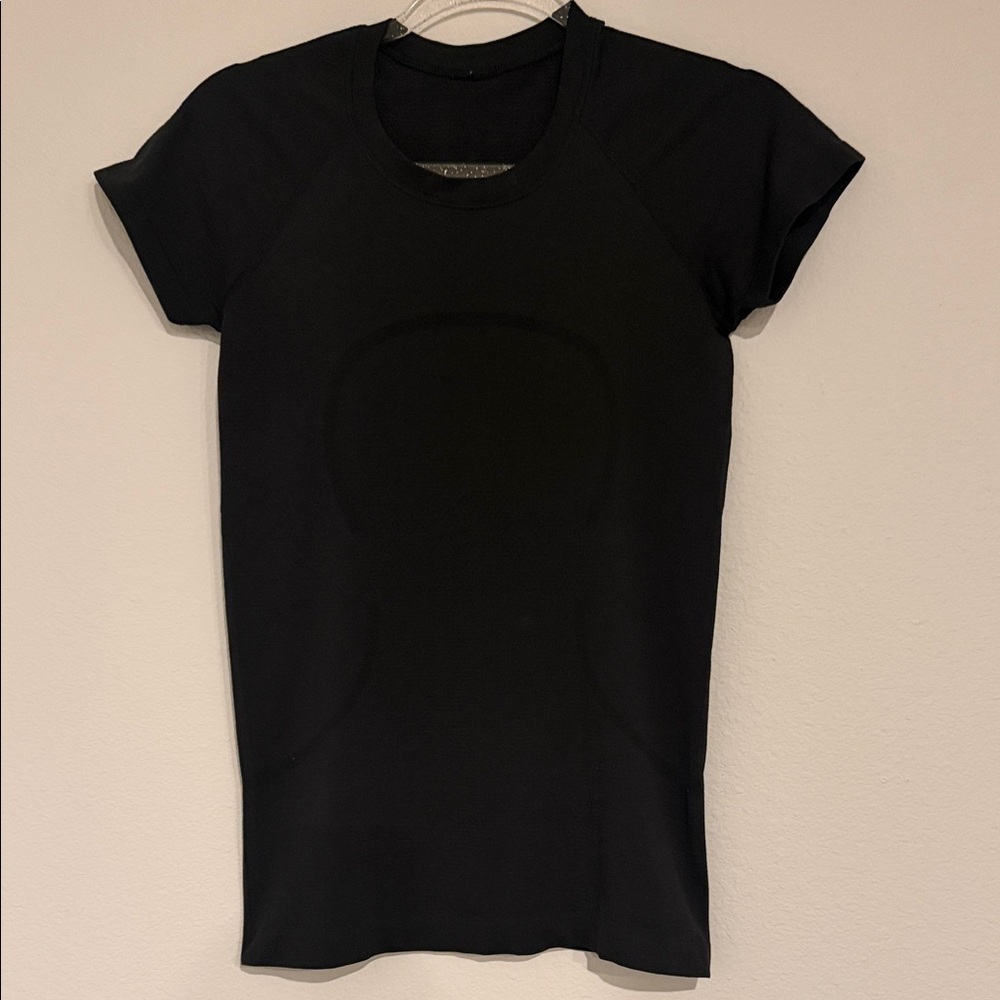 lululemon athletica Black Short Sleeve Tee